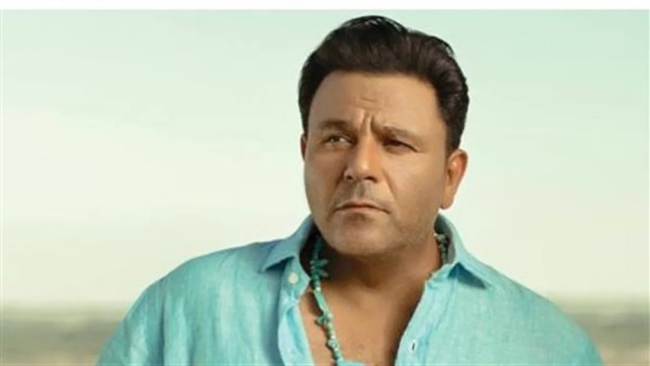 مشوار استثنائي.. محطات فنية في مسيرة محمد فؤاد بين السينما والطرب